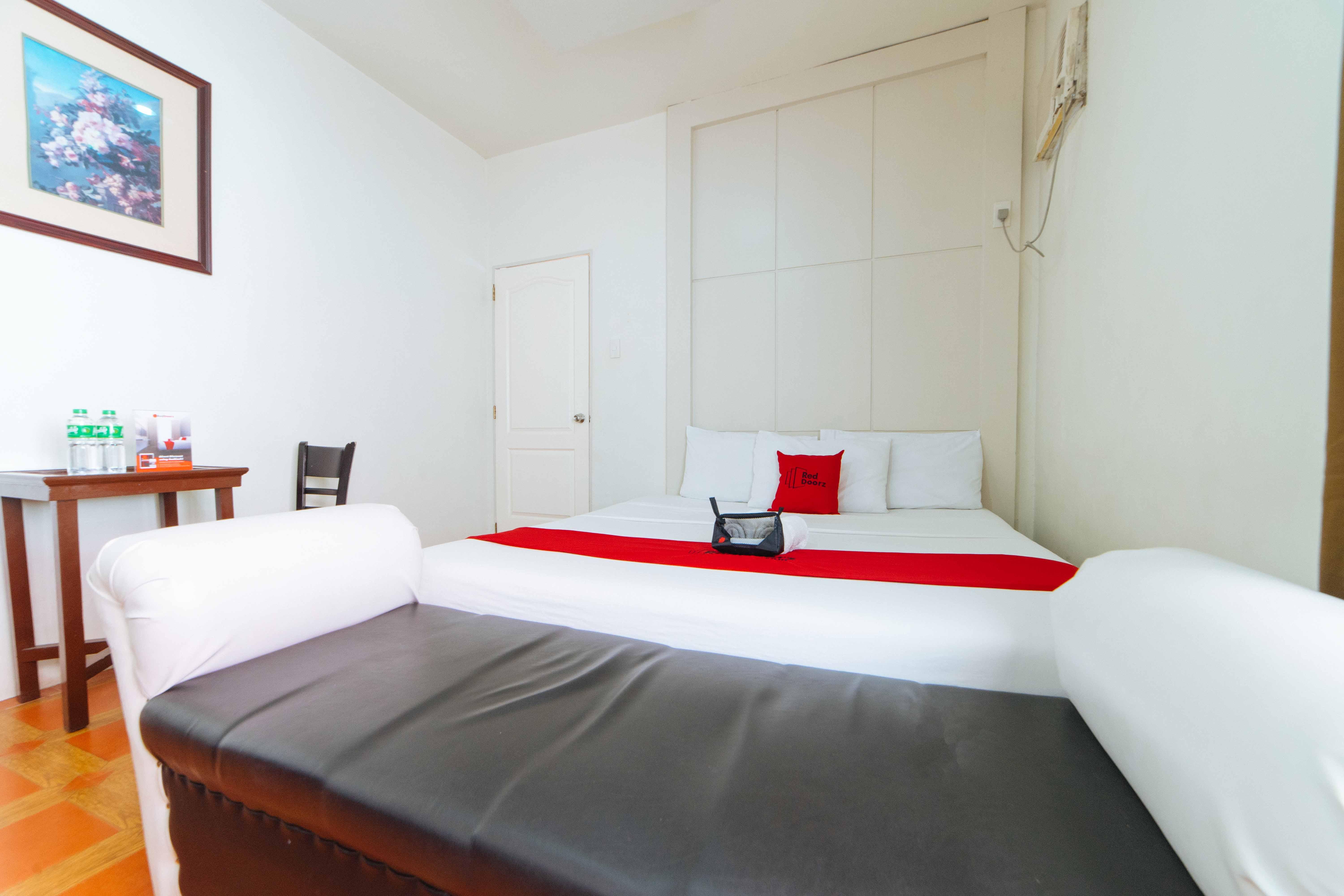 เรดดอร์ซ เนียร์ วอล์คกิ้งสตรีท อังเคเลสซิตี้ Hotel อังเฮเลส ภายนอก รูปภาพ
