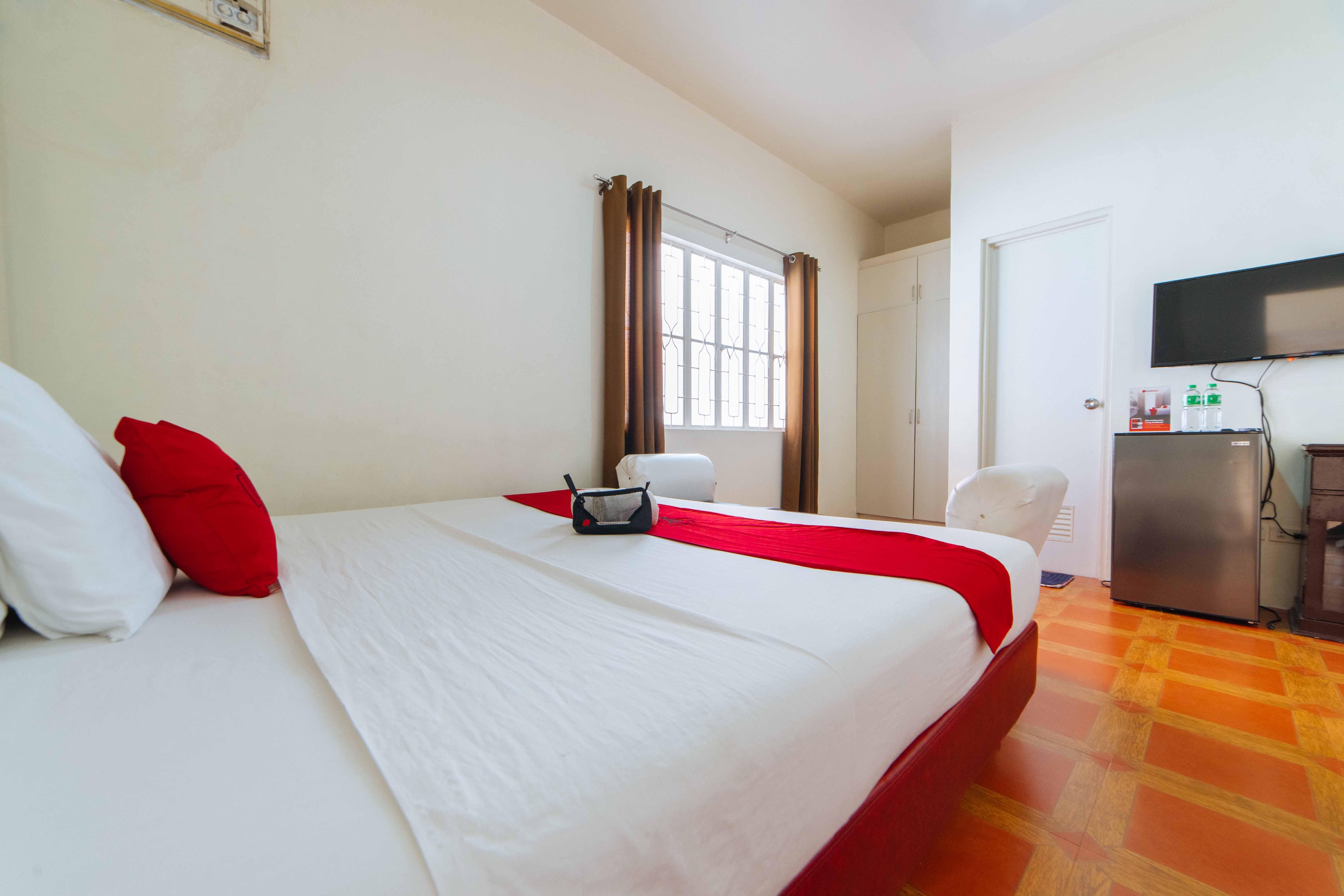 เรดดอร์ซ เนียร์ วอล์คกิ้งสตรีท อังเคเลสซิตี้ Hotel อังเฮเลส ภายนอก รูปภาพ