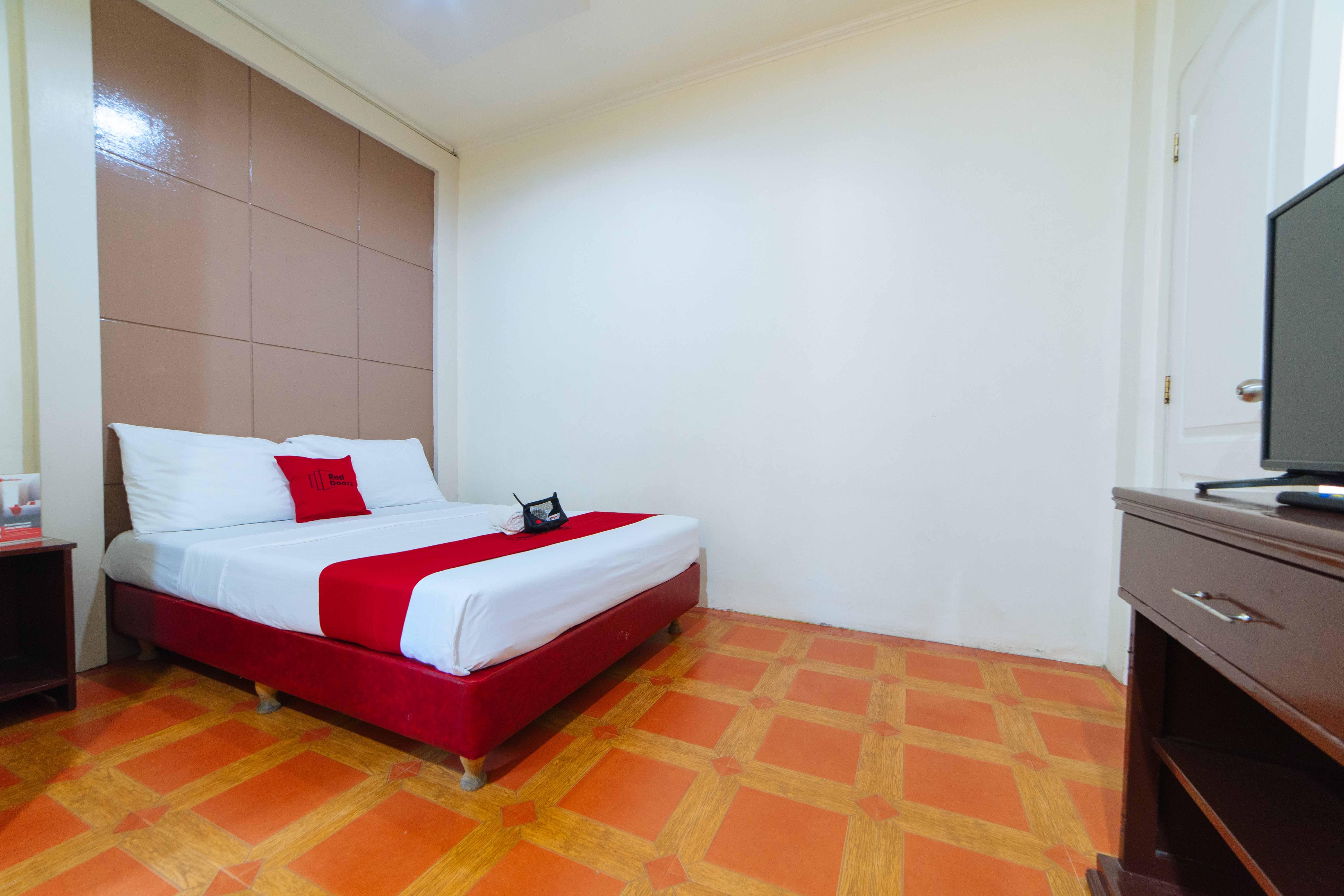 เรดดอร์ซ เนียร์ วอล์คกิ้งสตรีท อังเคเลสซิตี้ Hotel อังเฮเลส ภายนอก รูปภาพ