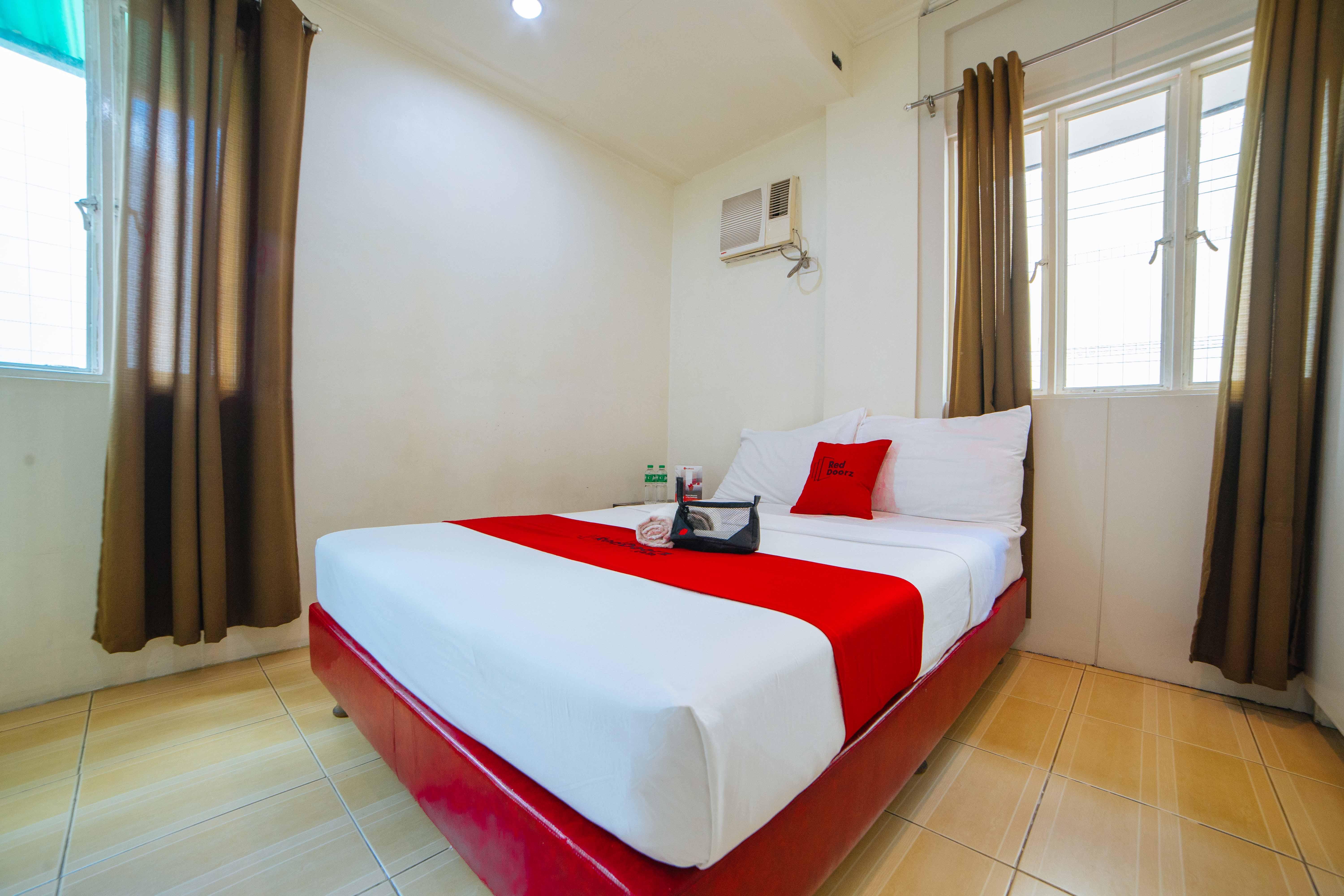เรดดอร์ซ เนียร์ วอล์คกิ้งสตรีท อังเคเลสซิตี้ Hotel อังเฮเลส ภายนอก รูปภาพ
