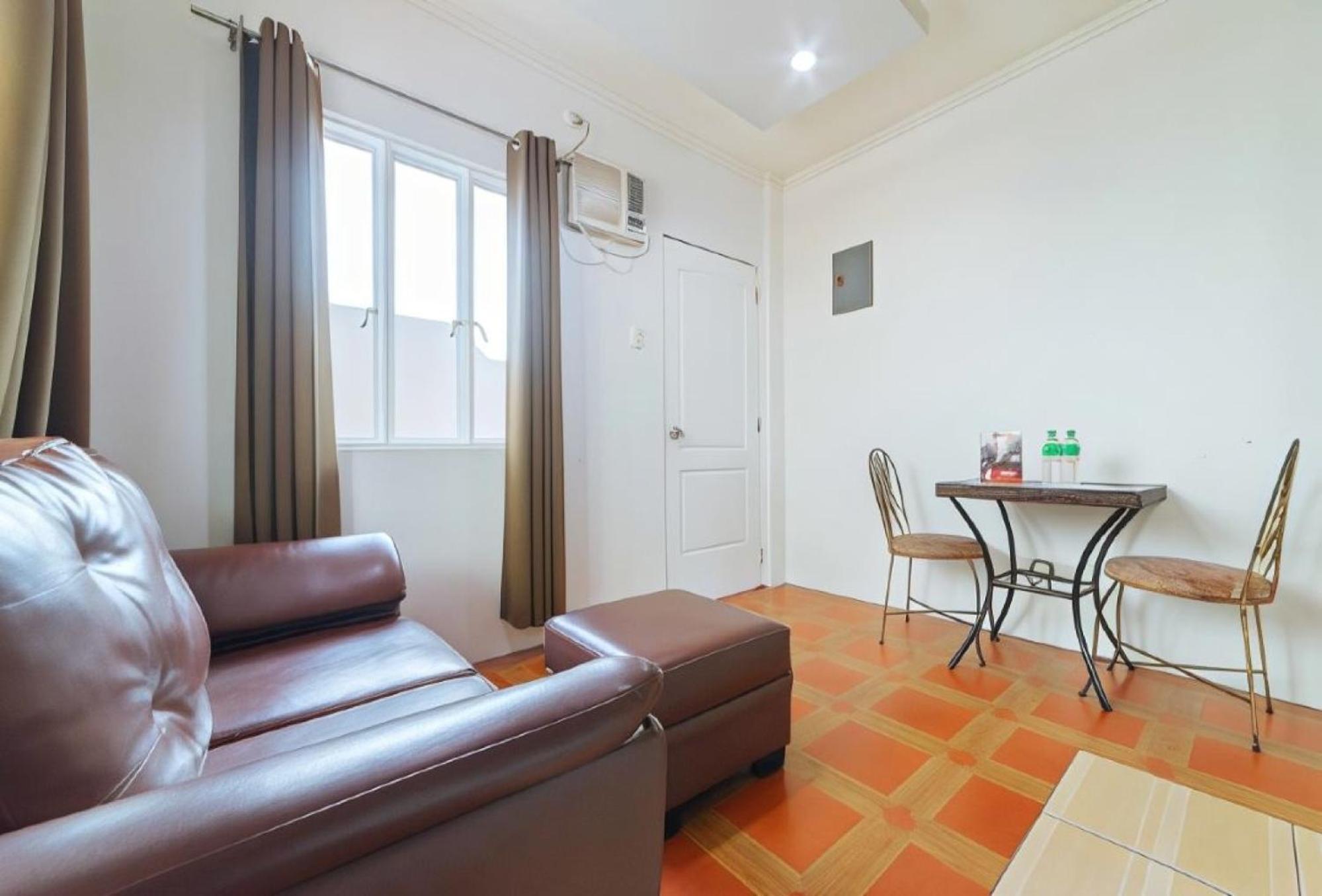 เรดดอร์ซ เนียร์ วอล์คกิ้งสตรีท อังเคเลสซิตี้ Hotel อังเฮเลส ภายนอก รูปภาพ