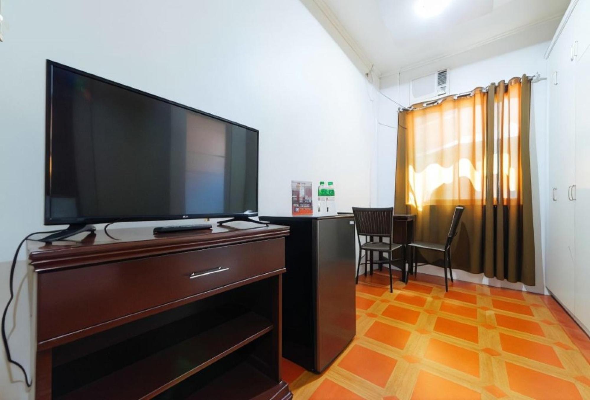 เรดดอร์ซ เนียร์ วอล์คกิ้งสตรีท อังเคเลสซิตี้ Hotel อังเฮเลส ภายนอก รูปภาพ